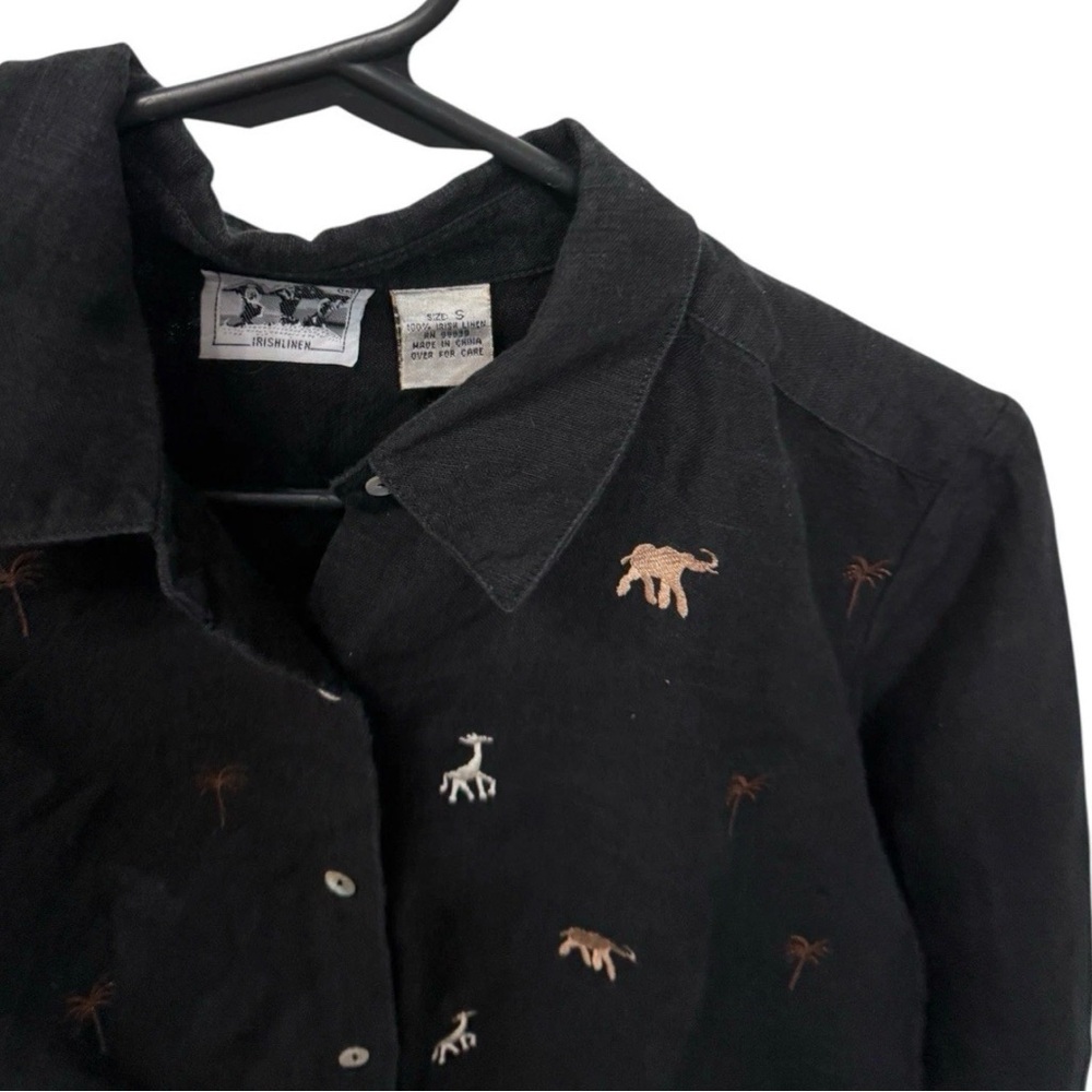 Elegant Black Embroidered Women's Button Down Shirt - Picture 4 of 4